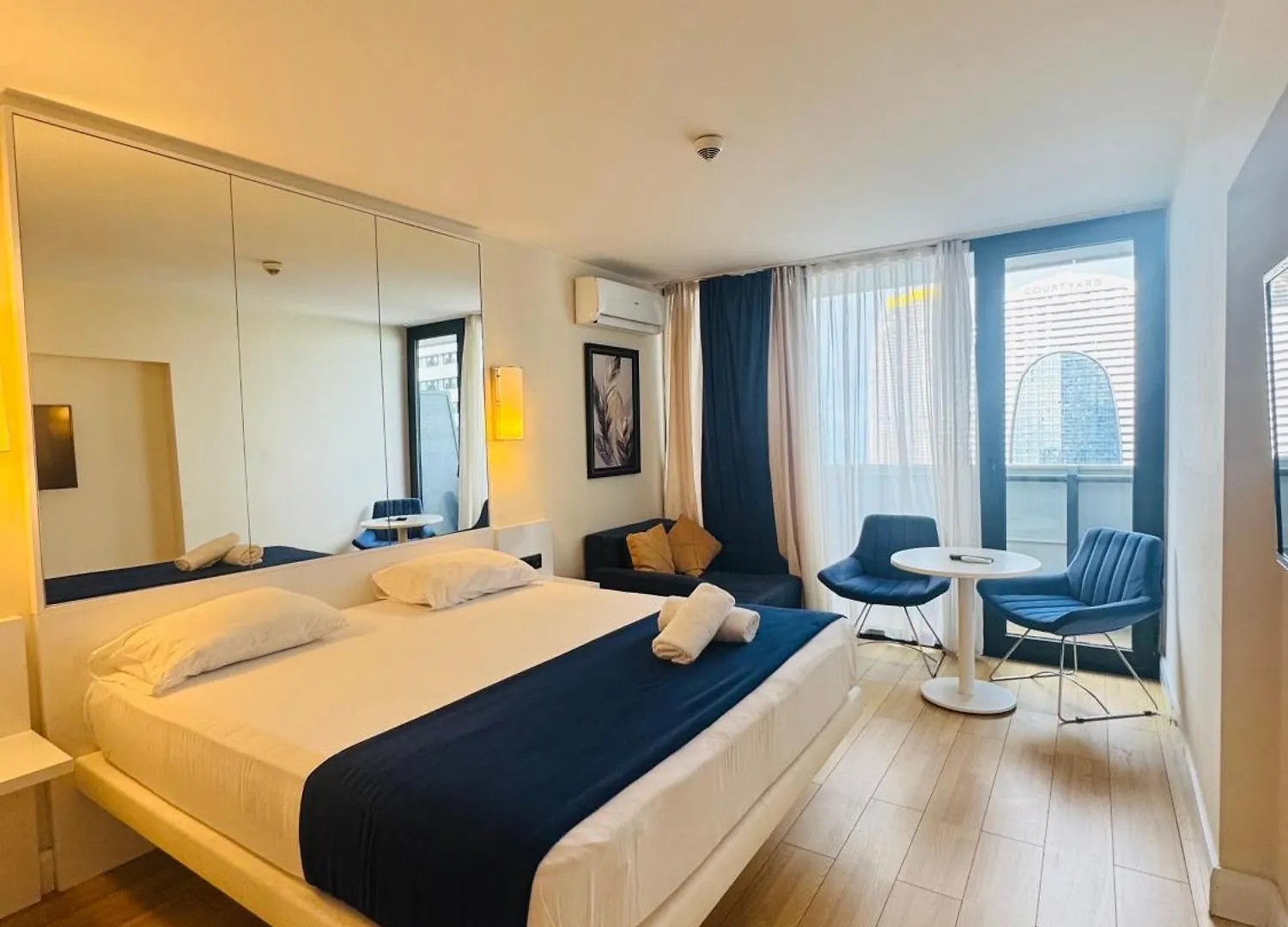 Property With Breathtaking Views Batumi Apartment
